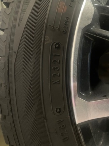 車のパーツ タイヤ、ホイール