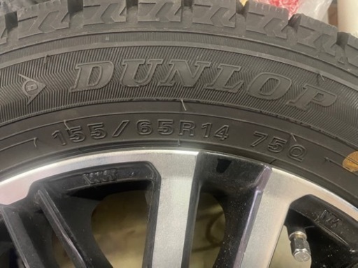 車のパーツ タイヤ、ホイール