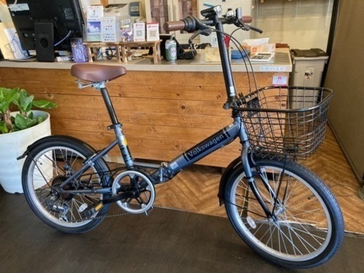 【Volkswagen前後タイヤ・前輪チューブ新品！】6段変速　20インチ折りたたみ自転車　ガンメタ×ブラック