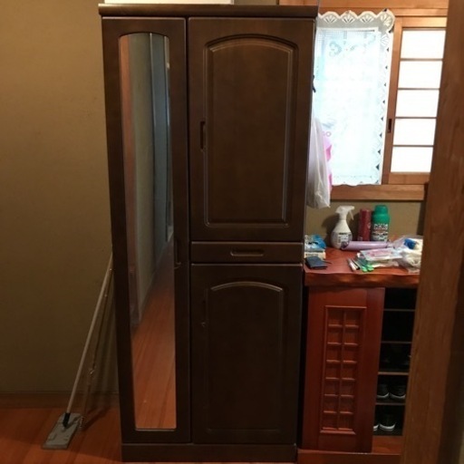 ⭕️美品  鏡付き収納家具   引越しの為、出品致します。 値下げ交渉可能。お気軽にお申し付け下さい。買い手が見つからない場合には今月末に削除致します。⭕️