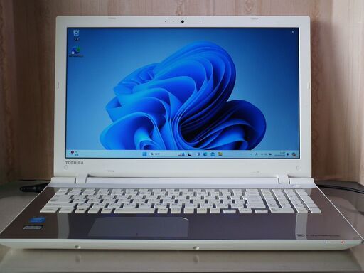 東芝Dynabook T55/RGS SSD256GB搭載WIN11Home/Core-i3/ﾒﾓﾘ8GB/Office365】