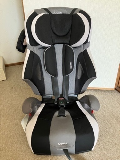 美品コンビcombiチャイルドシート