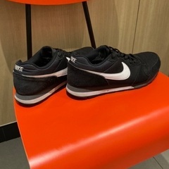 【 ナイキ・NIKE  】黒，スニーカー，靴，👟 MD RUNNER 2 の画像