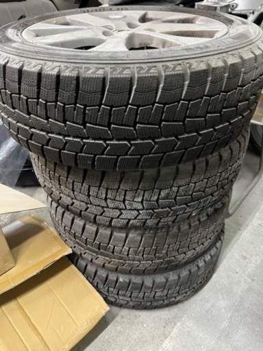 車のパーツ タイヤ、ホイール