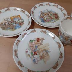 ロイヤルドルトンバニキンズ、ティーセット　の画像