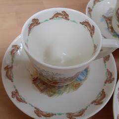 ロイヤルドルトンバニキンズ、ティーセット　の画像