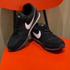 【 ナイキ・NIKE  】黒，スニーカー，靴，👟 MD RUNNER 2 の画像