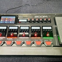 ZOOM G11 Multi-Effects Processor...
