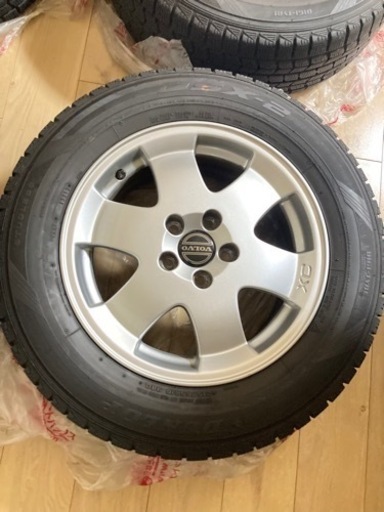 車のパーツ タイヤ、ホイール