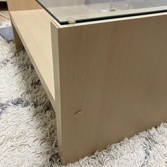 ガラステーブルの画像