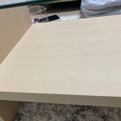 ガラステーブルの画像