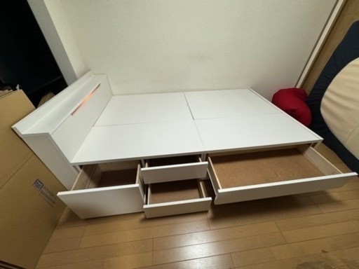【5月末まで】※値下げ交渉可　セミダブルベッド　収納付き　 ベッド セミダブル 収納 大容量 超収納 引出し 4個 棚 2口コンセント 