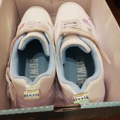 22.0スニーカー新品