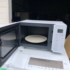 福岡市内配送無料　2021年式 ハイアール 16L オーブンレンジ JM-V16E (W) ホワイト 横開き式 グリル機能 ヘルツフリー 自動メニュー エコ煮込み 焼き芋 簡単操作 チャイルドロック シンプル Haierの画像