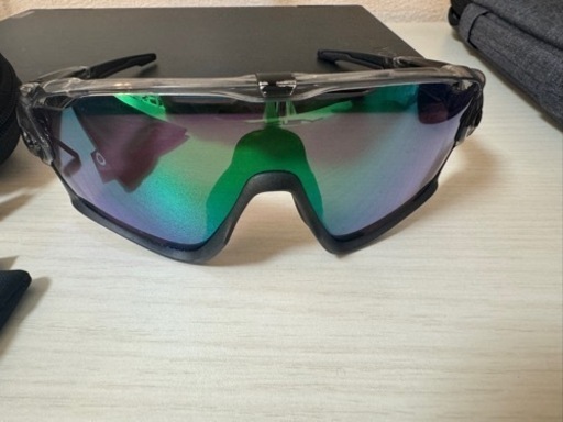 OAKLEY
