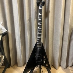 ジャクソンスターズ ランディーv スルーネック ケース付き　楽器...