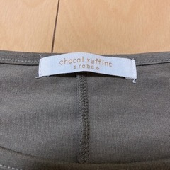 カーキ　Tシャツの画像