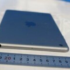 WiFiモデル★Apple ipad mini2 ME276J/A ★16GB★本体のみ★質問NG★中古品の為＝返品不可★逆光撮影★24時間対応★全国発送OK=前払い(安価)＝到着までの事故補償無し★お返事は可能な限り迅速にさせていただきます。の画像