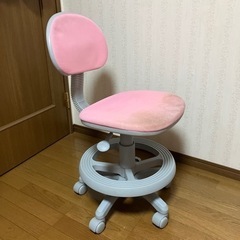 キャスター付きイス