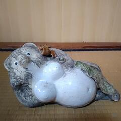 たぬきの置き物　陶器