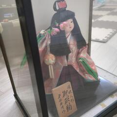 日本人形　手毬と梅の花付きの画像