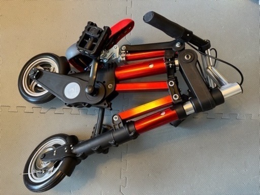 8インチ 折りたたみ コンパクト自転車 6.7kg ノーパンクタイヤ