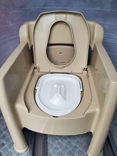 未使用アロン化成 背付ポータブルトイレ楽立AD介護トイレ近場