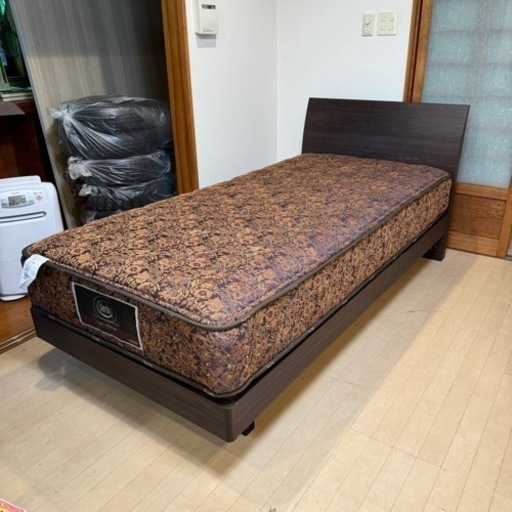 【超美品‼️】定価26万♪ 超高級 サータ×ドリームベッド シングルベッド フレームマットレスセット 木目調ダークブラウン♪