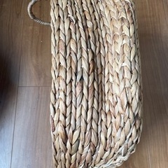 カゴ　自然素材バスケット　ニトリの画像