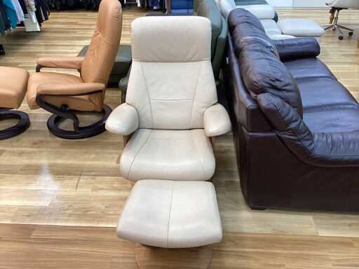 【さらにお値下げ】Karimokuのソファ入荷しました！！