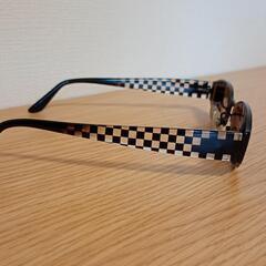 UVカット度付きサングラス チェック柄の画像