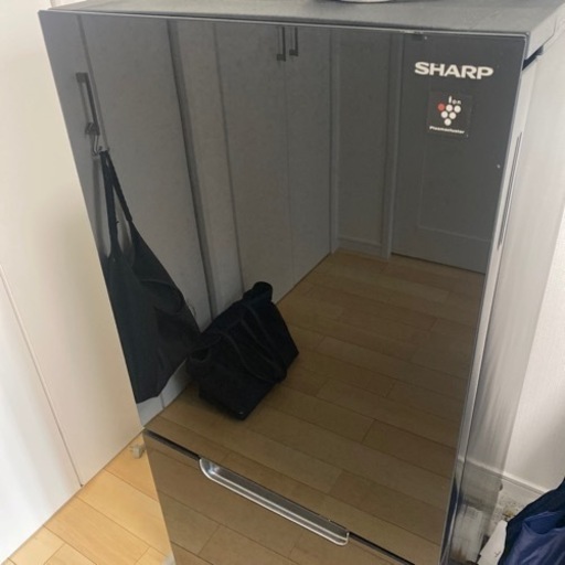 《②》SHARP製の黒色冷蔵庫