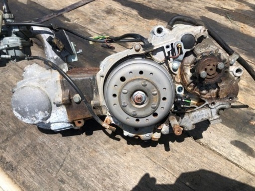 ホンダ　スーパーカブ50のエンジン、キャブセット