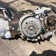 ホンダ　スーパーカブ50のエンジン、キャブセットの画像