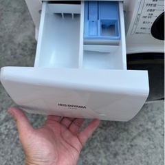家電 生活家電 洗濯機 21年製　アイリスオーヤマ 洗濯機 ドラム式洗濯機 8kg 温水洗浄 皮脂汚れ 部屋干し 節水 ホワイト 幅607mm 奥行672mm FL81R No2777の画像