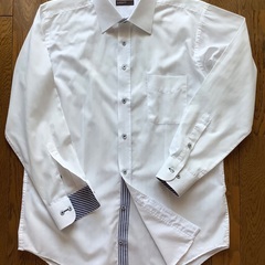 【中古美品】ワイシャツ　長袖　ボタンダウン　カッターシャツ　ビジネス　Lサイズ　首回り40 白地　背中ウエストダーツの画像