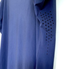 【美品】ユニクロ　UNIQLO　レディース　トップス　Lサイズ　ノースリーブ　半袖　紺色　DRY ドライ　スポーツ　ヨガ　ジョギング の画像