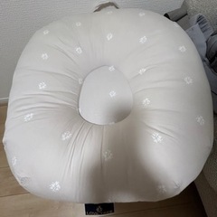 love three ラブツリー　クッション

