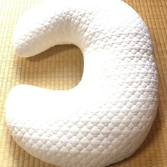 授乳用クッション　カバーとクッション本体の画像