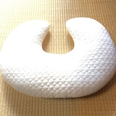 授乳用クッション　カバーとクッション本体の画像