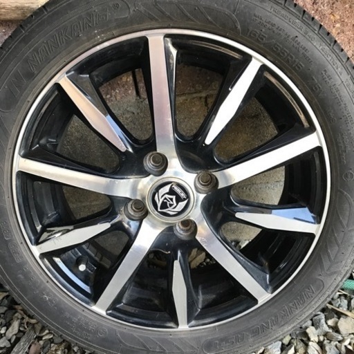 車のパーツ タイヤ、ホイール