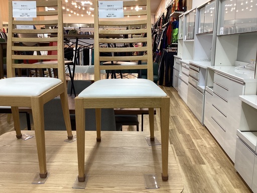 【トレファクイオンタウン上里店】秋田木工のダイニングチェアー入荷しました！！