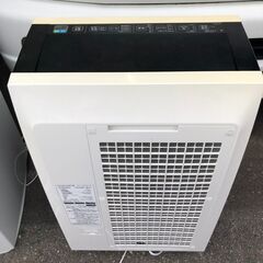 2020年　色焼シャープ 除湿機 兼 加湿空気清浄機 除湿 9L / プラズマクラスター 7000 スタンダード 18畳 / 空気清浄 32畳 ホワイト KC-HD70-Wの画像