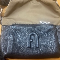 ショルダーバッグFURLAの画像