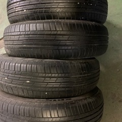 車のパーツ タイヤ、ホイール