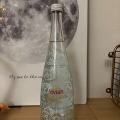 EVIAN x BALMAIN　水瓶