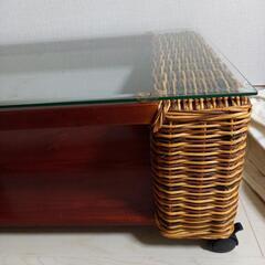 早い者勝ち。センターテーブル アジアン ガラス 籐 綺麗ですの画像