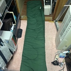 寝袋 camping field 