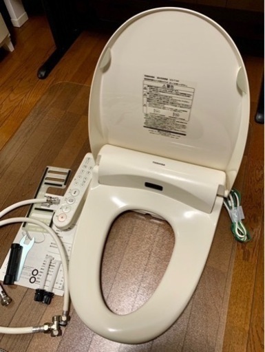 ［受け渡し予定者決定］東芝(TOSHIBA) 温水洗浄便座 クリーンウォッシュ SCS-T160