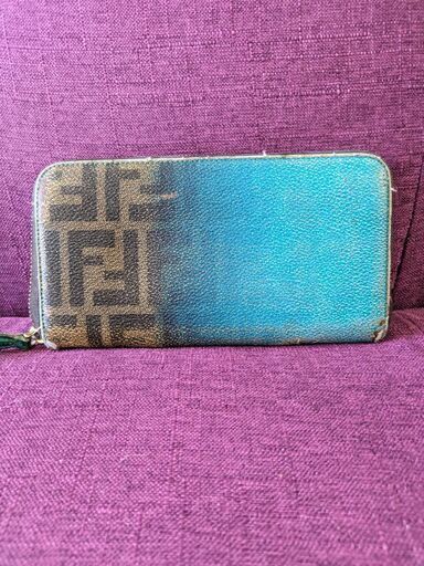 フェンディ長財布